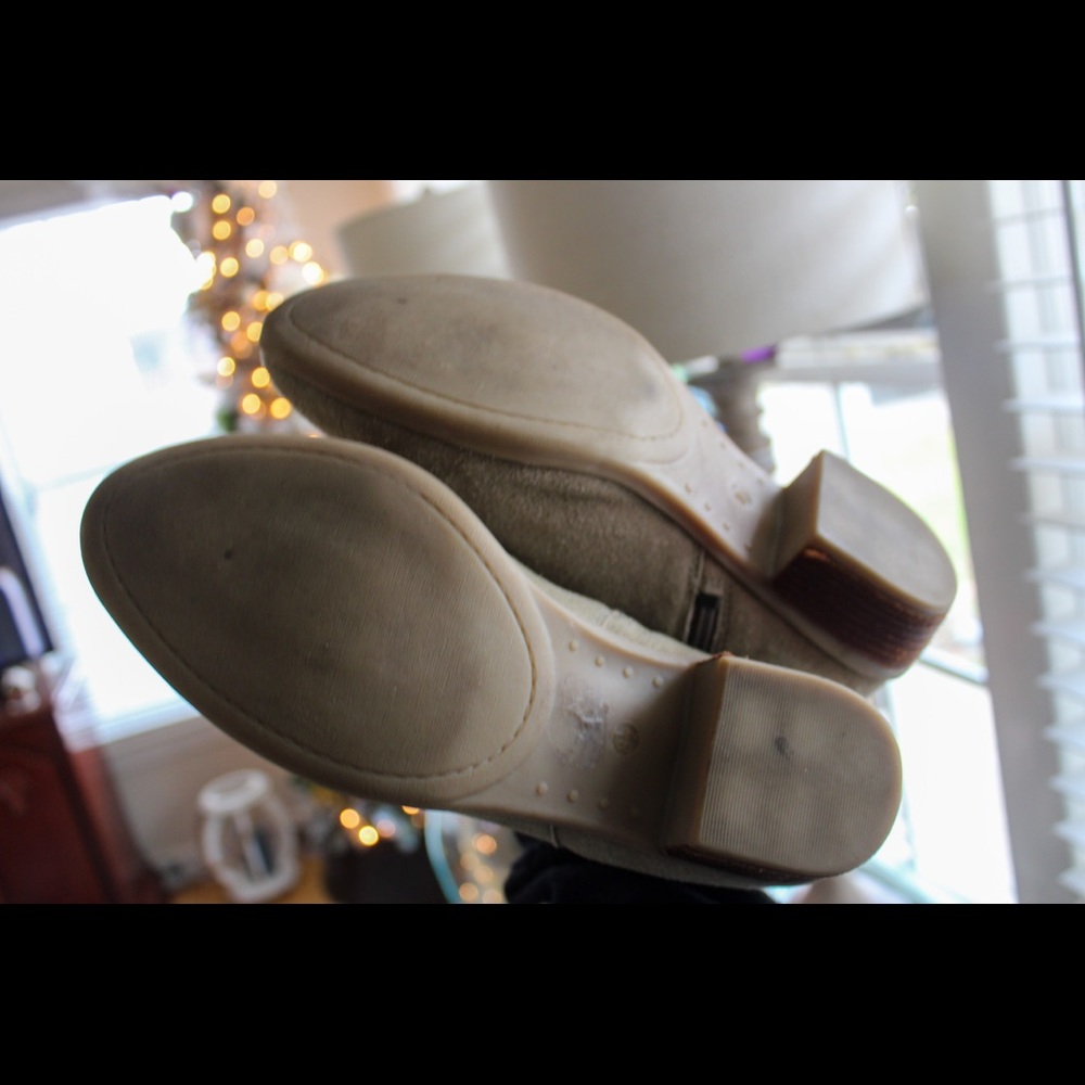 Diba True Suede Low Rise Booties. In color taupe. Lightly worn. Good condition. - Picture 3 of 6